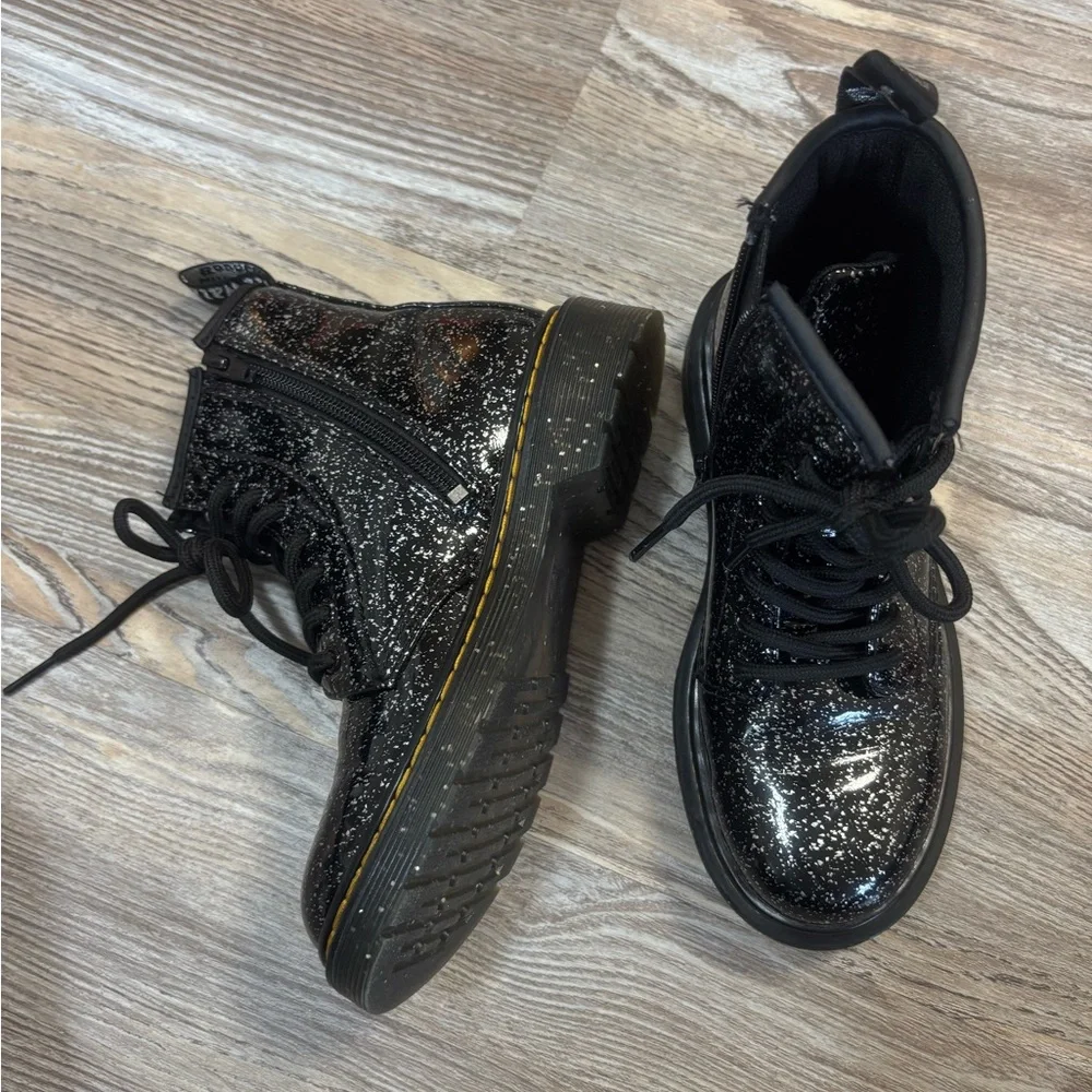 NWOT Dr. Martens Child 1460 Lace Up Fashion Boot - 1